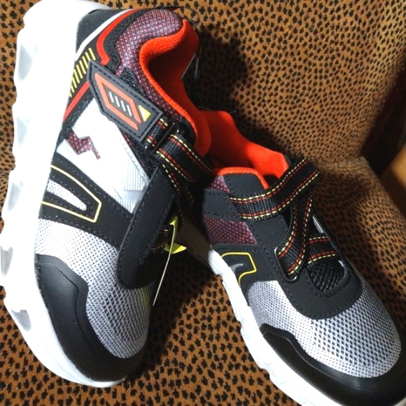 "LIGHTS UP"!!! ATHLETIC WORKS- NWT Boys Valco Closure Strap Tennis Shoes Size 3 - Picture 1 of 7